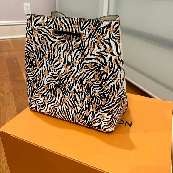 Louis Vuitton Monogram Giant Jungle Neonoe Bag New , without Tag - Picture 3 of 4